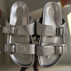 Louis Vuitton Black Leather Detail